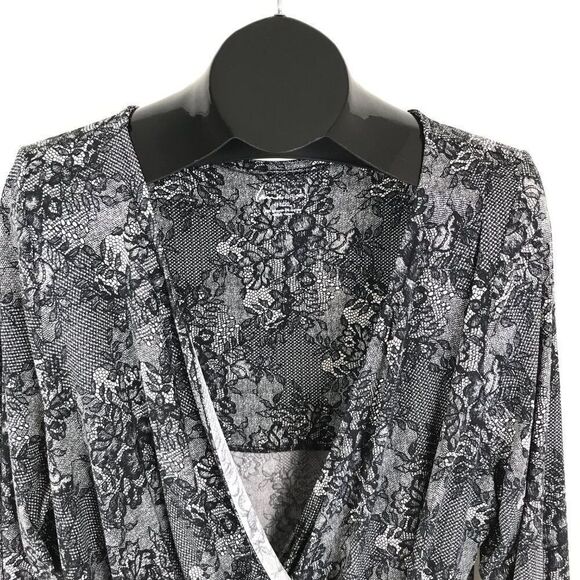 Lane Bryant Floral Faux Wrap Blouse Women's Plus Size 18/20 Surplice Career - Picture 3 of 11